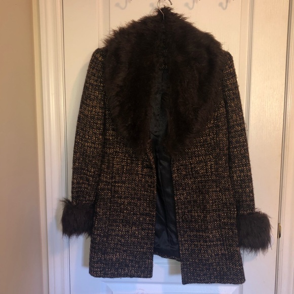 Chic Tweed Teddy Jacket with Faux Fur Trim - Picture 1 of 5